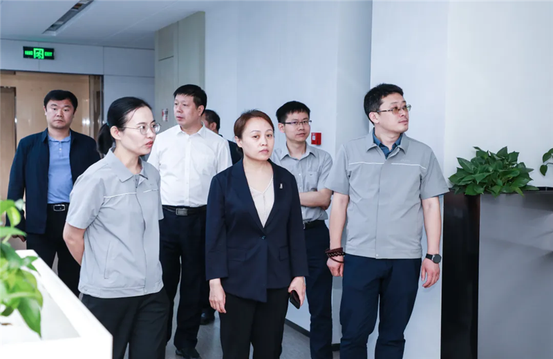 2023年5月15日，河北建材职业技术学院党委书记张明莉一行到创世大发北京集团进行校企合作交流。
